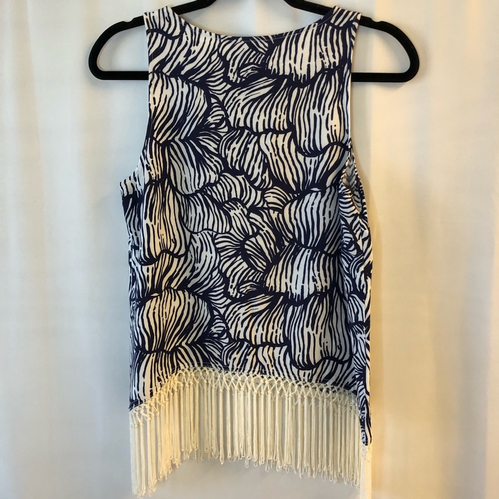 Lily Pulitzer Sleeveless blue and cream top Sz S - Picture 2 of 7